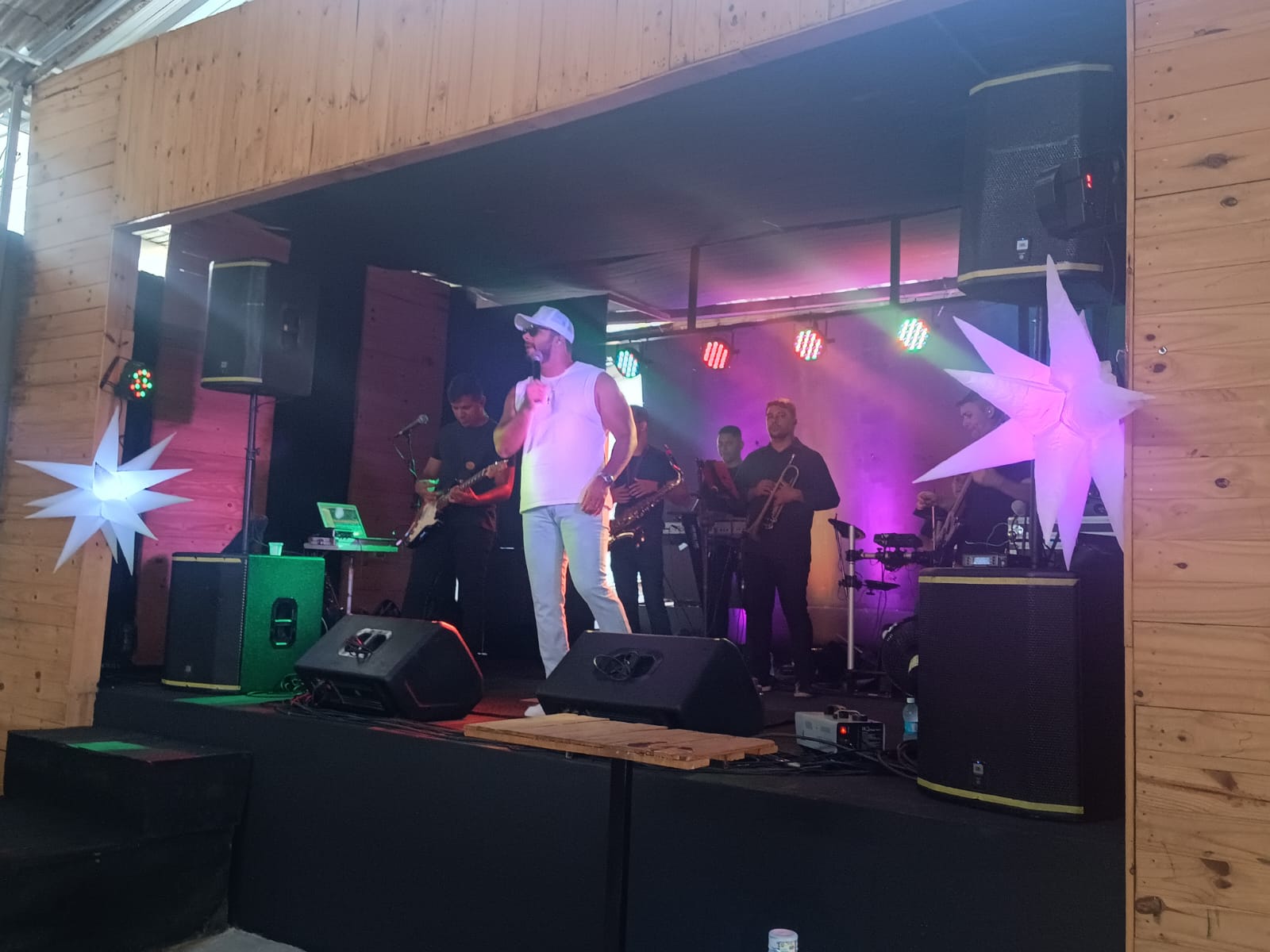 Show ao vivo no palco